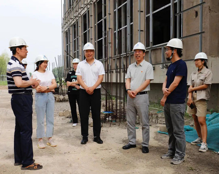 夏日送清涼，關(guān)愛在一線(圖2)